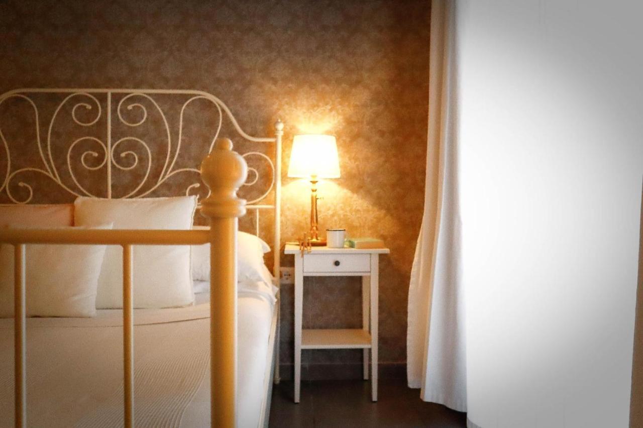 Guest House Camilla Альгеро Екстер'єр фото